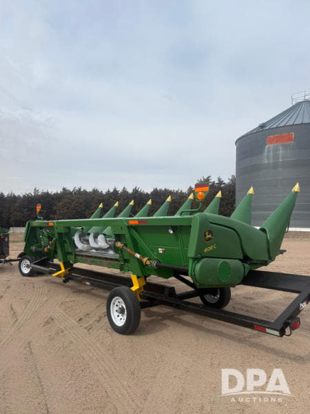 Image of John Deere 608C equipment image 4