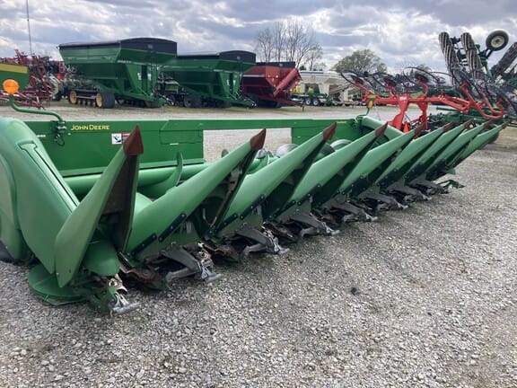 2009 John Deere 608C Equipment Image0
