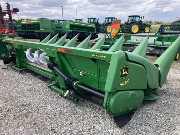 Image of John Deere 608C equipment image 3