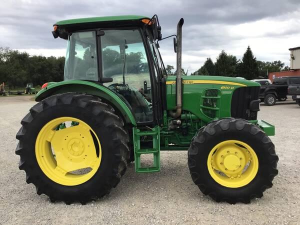 Image of John Deere 6100D equipment image 2