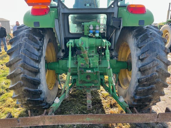 Image of John Deere 6115D equipment image 4