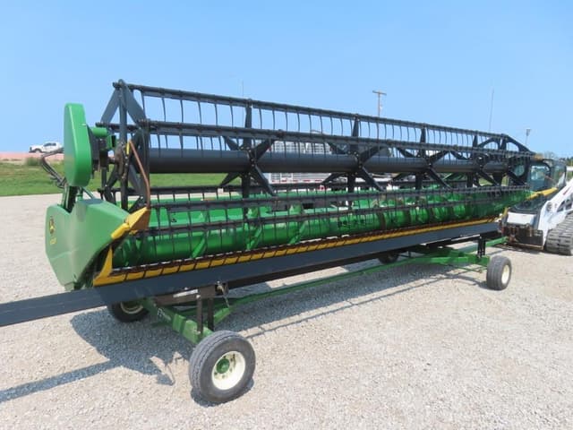 Image of John Deere 622F equipment image 2