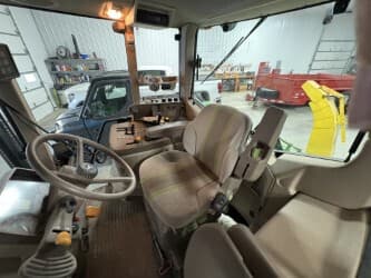 Image of John Deere 6230 equipment image 1