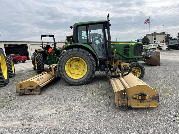 Image of John Deere 6230 equipment image 2