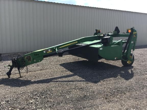 Image of John Deere 630 equipment image 1