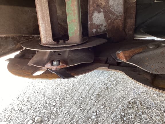 Image of John Deere 630 equipment image 4