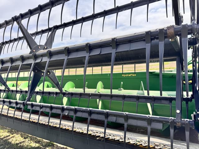 Image of John Deere 630F equipment image 1