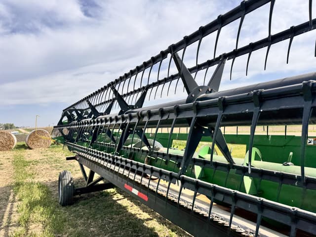 Image of John Deere 630F equipment image 3