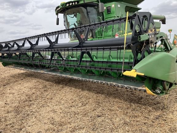 2009 John Deere 630F Equipment Image0