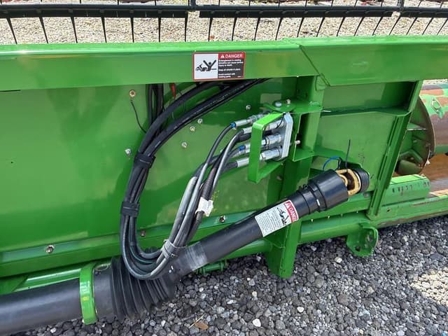 Image of John Deere 630F equipment image 4
