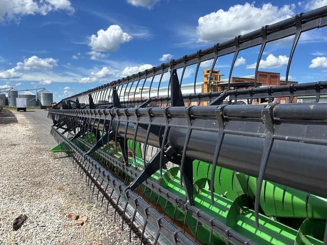 Image of John Deere 630F equipment image 2