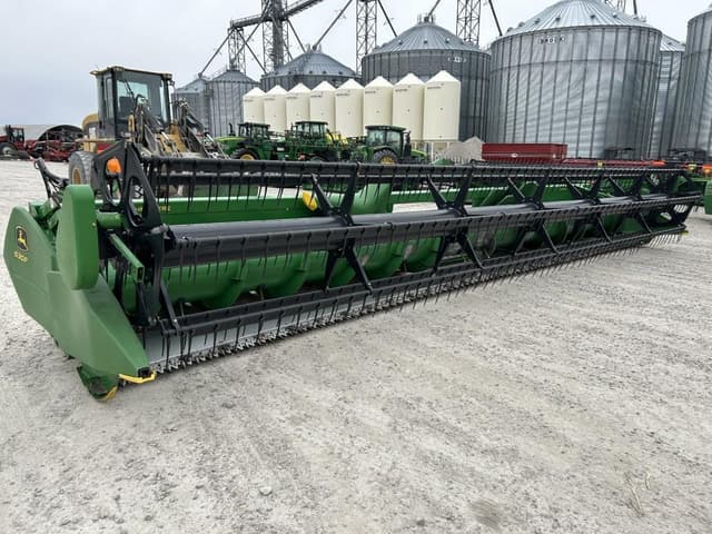 Image of John Deere 630F equipment image 2