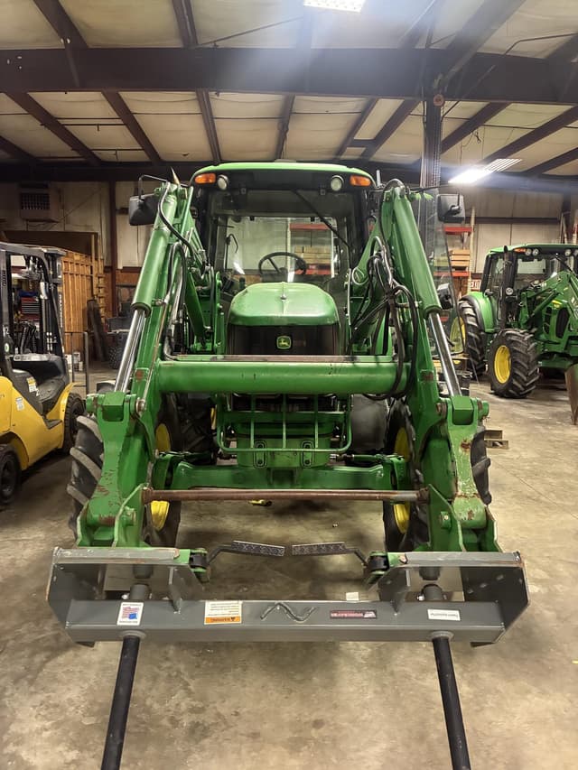 Image of John Deere 6330 equipment image 1