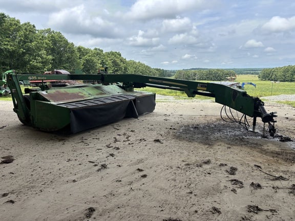 2009 John Deere 635 Equipment Image0