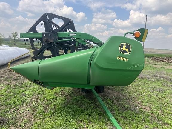 Image of John Deere 635D Primary image