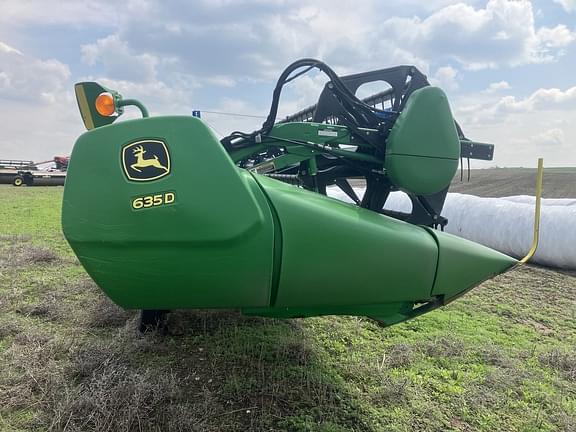Image of John Deere 635D equipment image 4