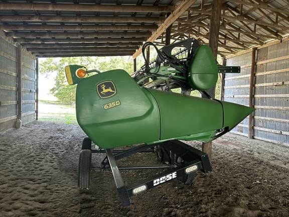 Image of John Deere 635D equipment image 2