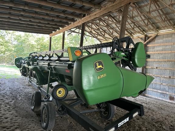 Image of John Deere 635D equipment image 3