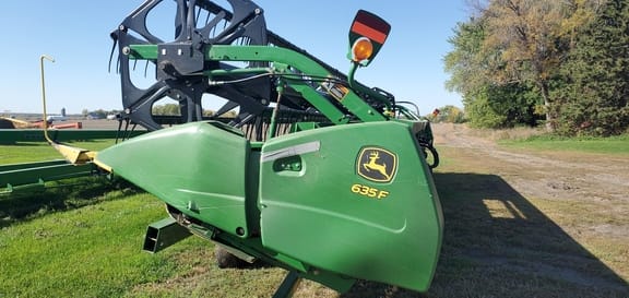 Main image John Deere 635F