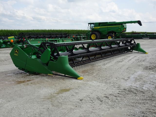 Image of John Deere 635F equipment image 1