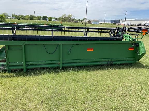 Image of John Deere 635F equipment image 4