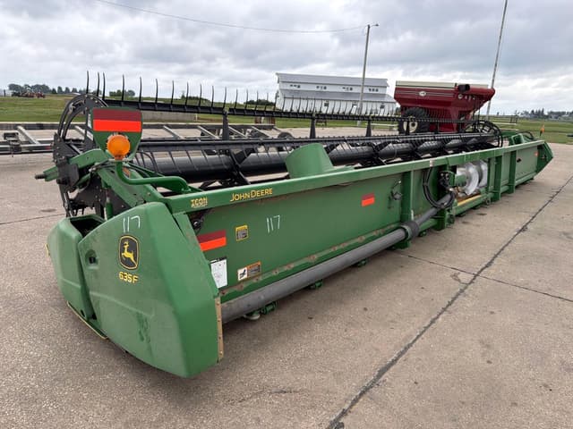 Image of John Deere 635F equipment image 4