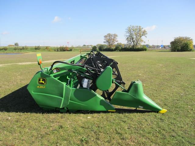 Image of John Deere 635F equipment image 3