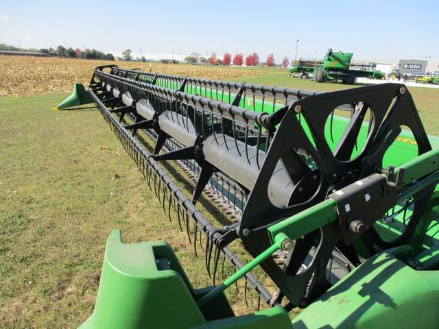 Image of John Deere 635F equipment image 4