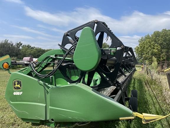 Image of John Deere 635F equipment image 1