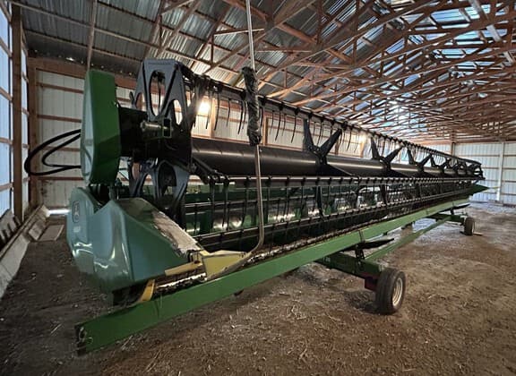 Image of John Deere 635F equipment image 4