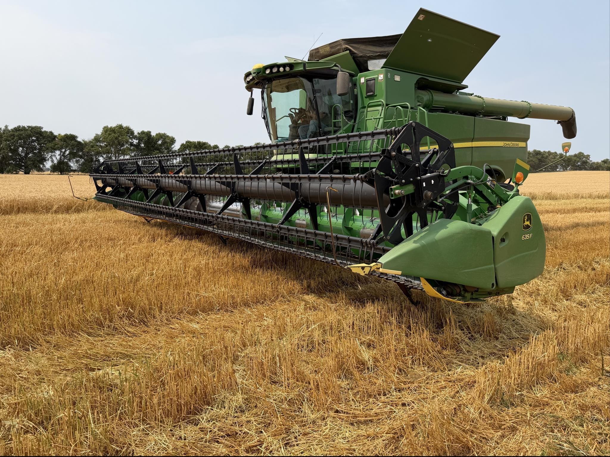 2009 John Deere 635F Equipment Image0