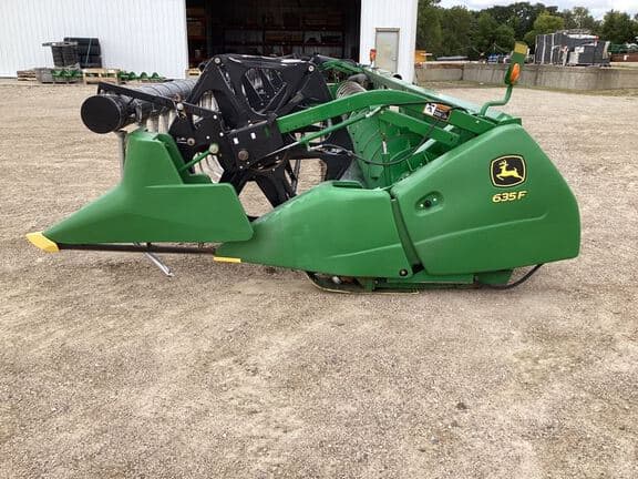 Image of John Deere 635F equipment image 2
