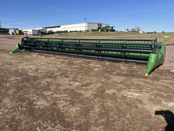 Image of John Deere 635F equipment image 2