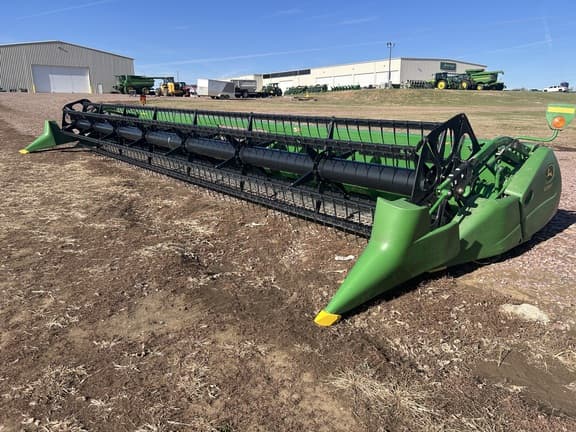 Image of John Deere 635F equipment image 1