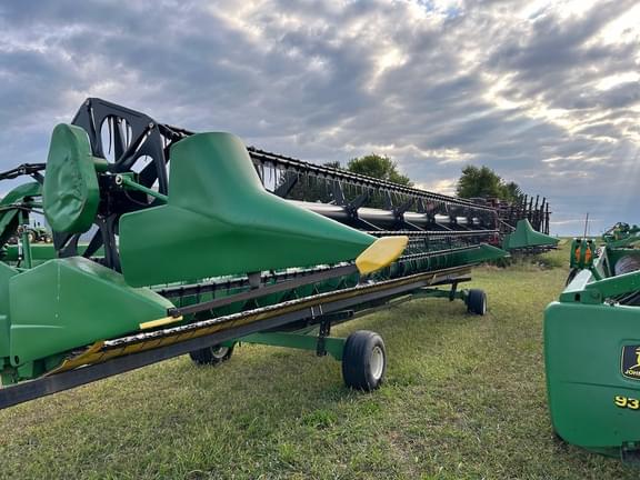 Image of John Deere 635F equipment image 3