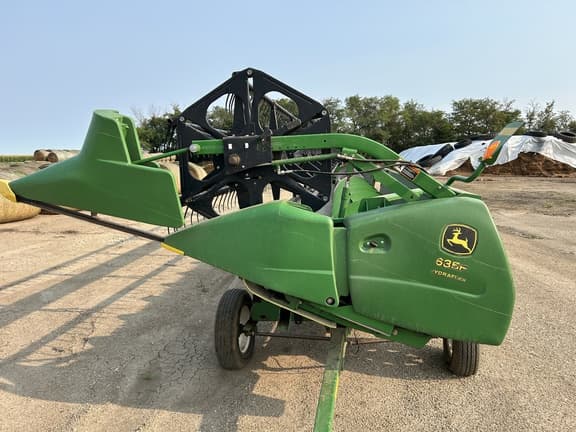 Image of John Deere 635F equipment image 1
