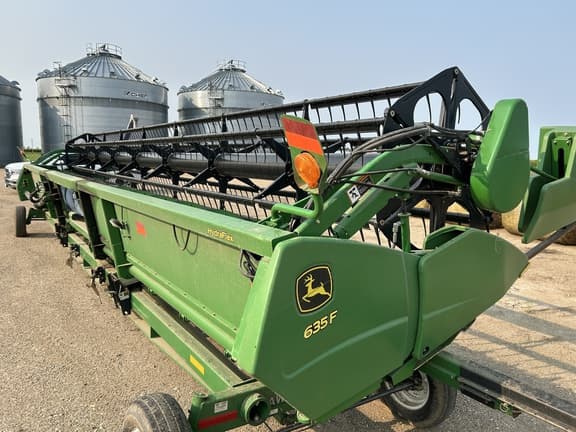 Image of John Deere 635F equipment image 2