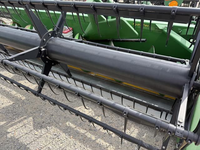 Image of John Deere 635F equipment image 1