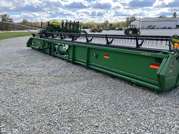 Image of John Deere 635F equipment image 4
