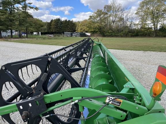 Image of John Deere 635F equipment image 2