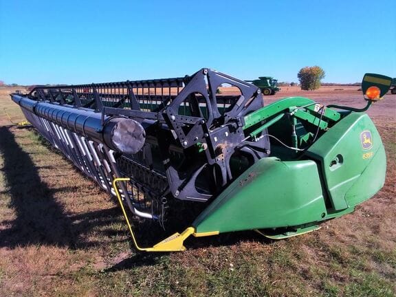 Main image John Deere 635F