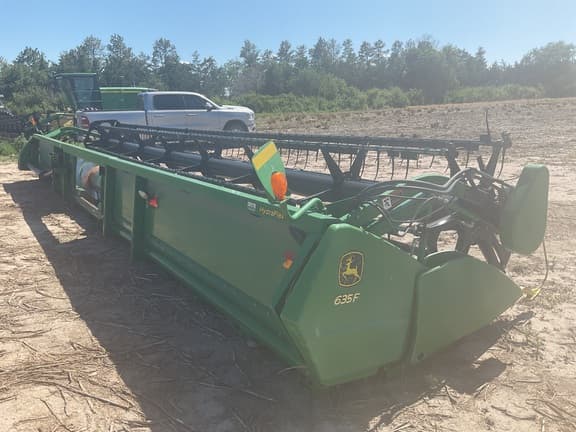 Image of John Deere 635F equipment image 4