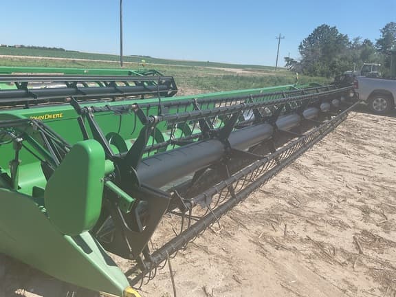 Image of John Deere 635F equipment image 3