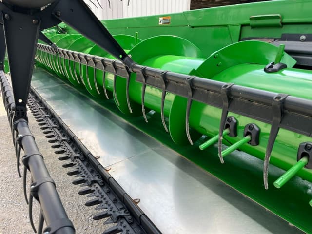 Image of John Deere 635F equipment image 4