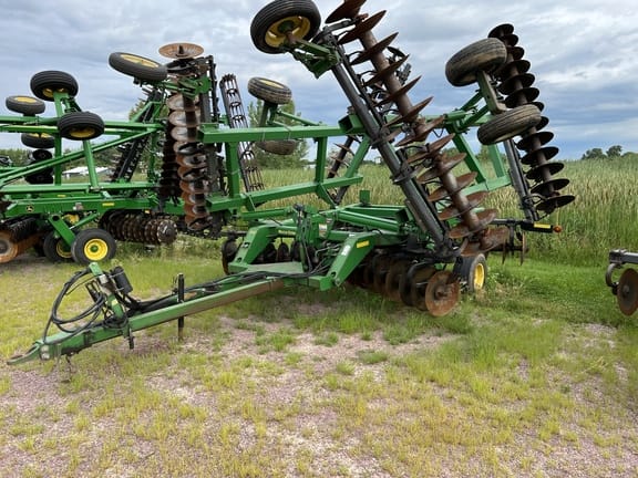 Main image John Deere 637