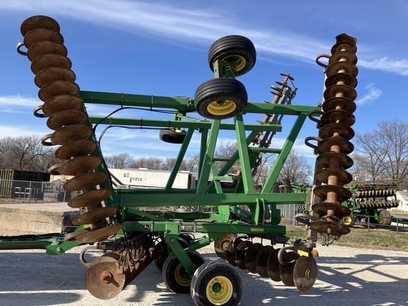 Main image John Deere 637