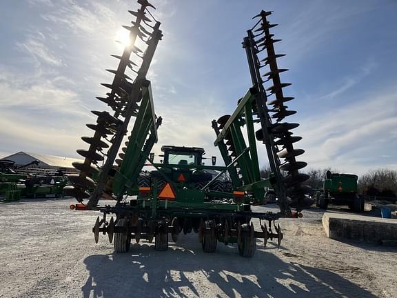 Image of John Deere 637 equipment image 3