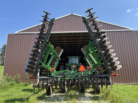 Image of John Deere 637 equipment image 3
