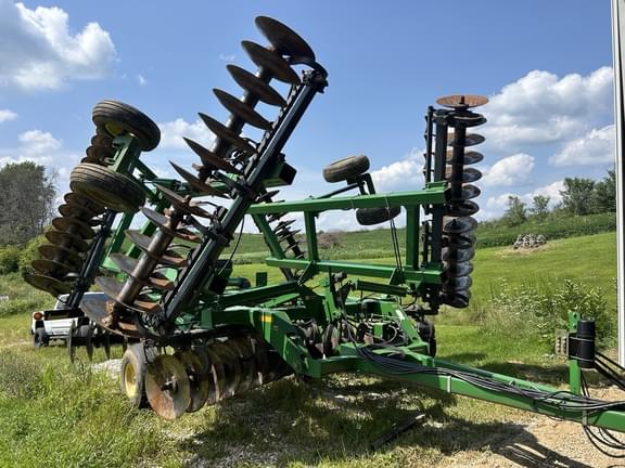 Image of John Deere 637 equipment image 1