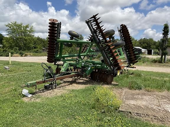 Image of John Deere 637 Primary image